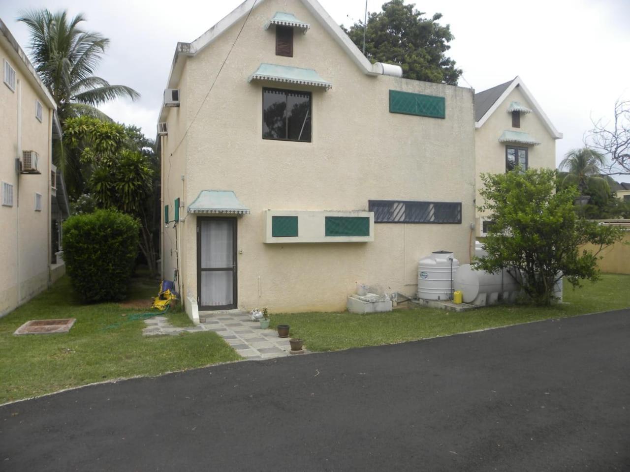 Arabica Villa Flic en Flac Exterior photo
