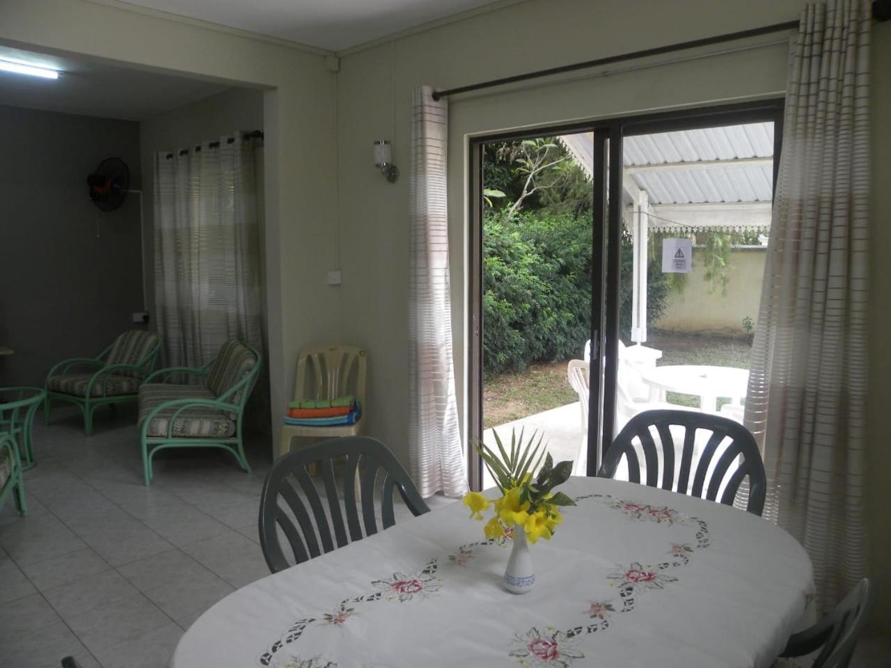 Arabica Villa Flic en Flac Exterior photo
